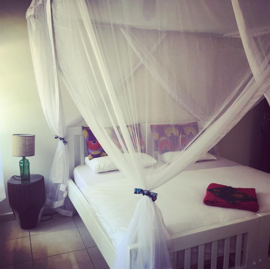 Bed and Breakfast The Guinea Fowl Entebbe Exterior foto